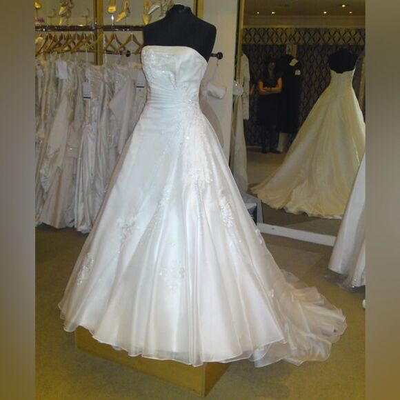 Maggie Sottero Limited Edition Amber A-Line Organza Ivory Swarovski Wedding Gown - Picture 1 of 15